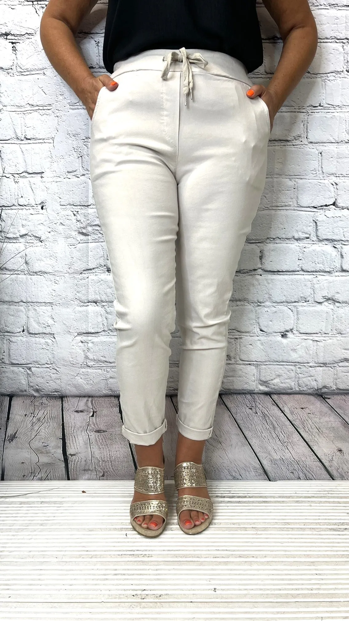 BASICS Smooth Magic Trousers