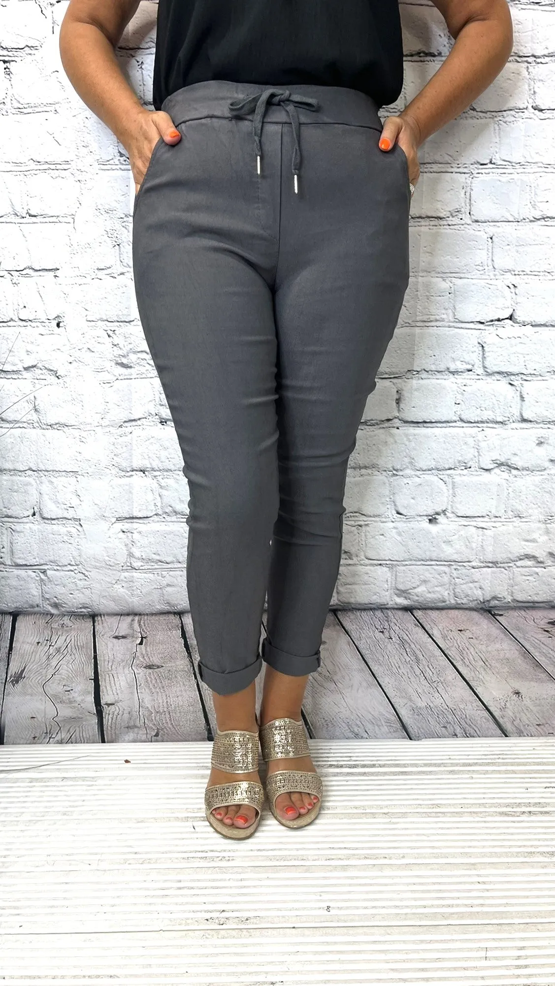 BASICS Smooth Magic Trousers