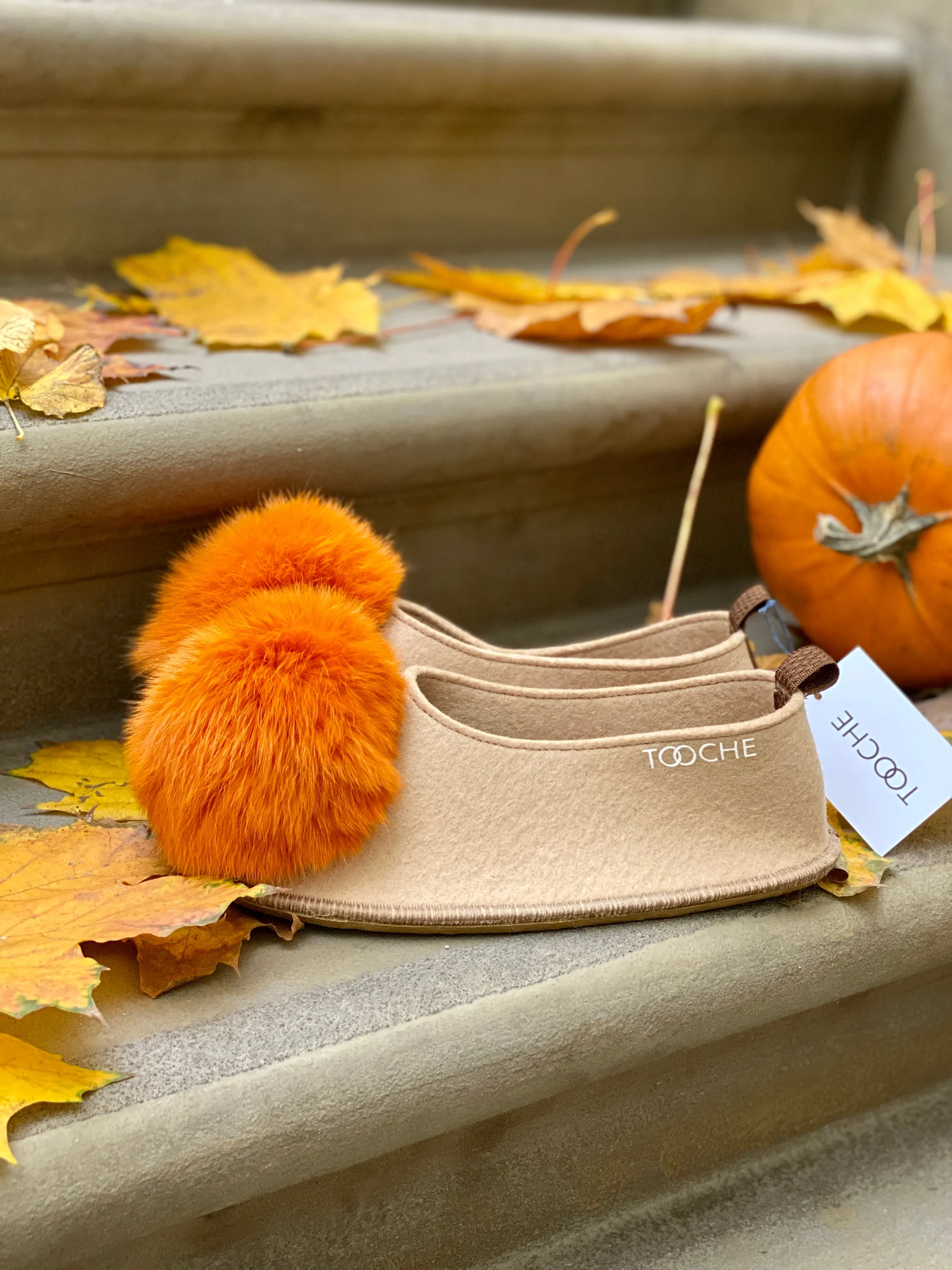 PUMPKIN pom pom kids slippers