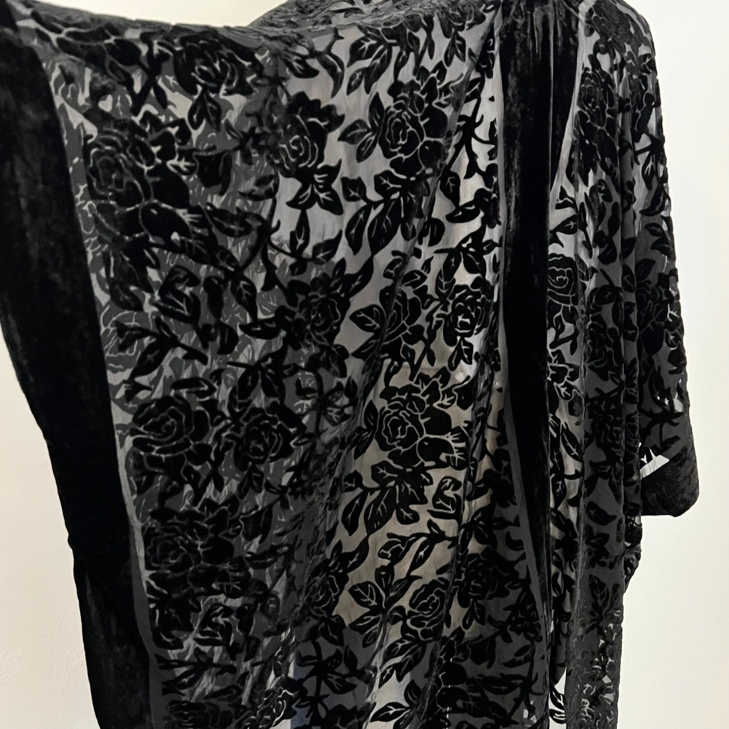 Rhiannon Burnout Velvet Kimono - Black